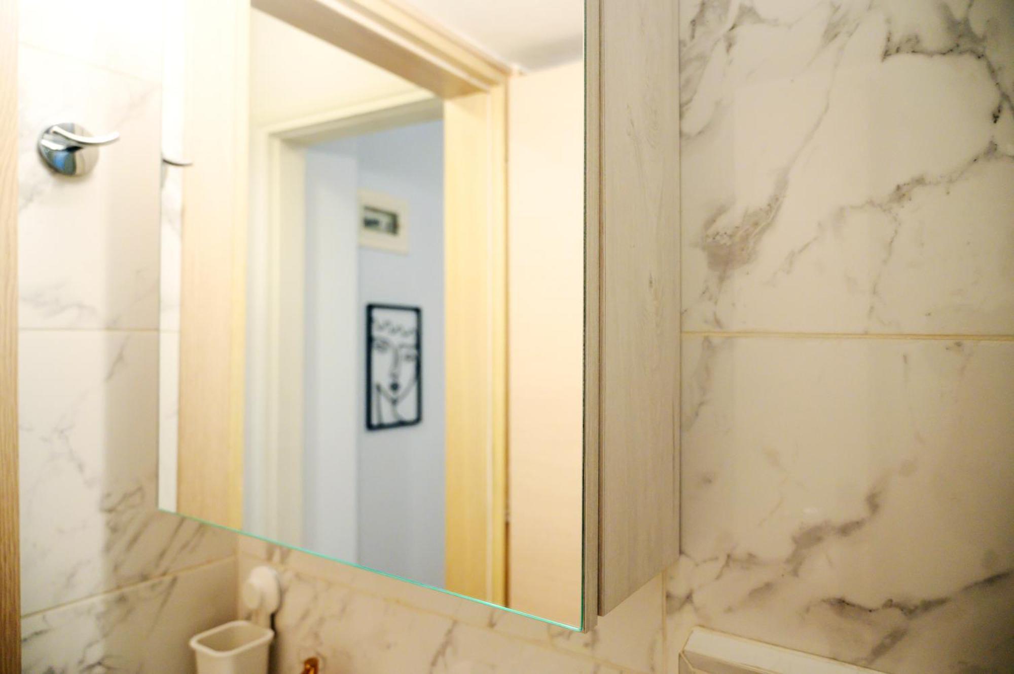 Modern Downtown Flat By Golden H&R Apartman Szaloniki Kültér fotó