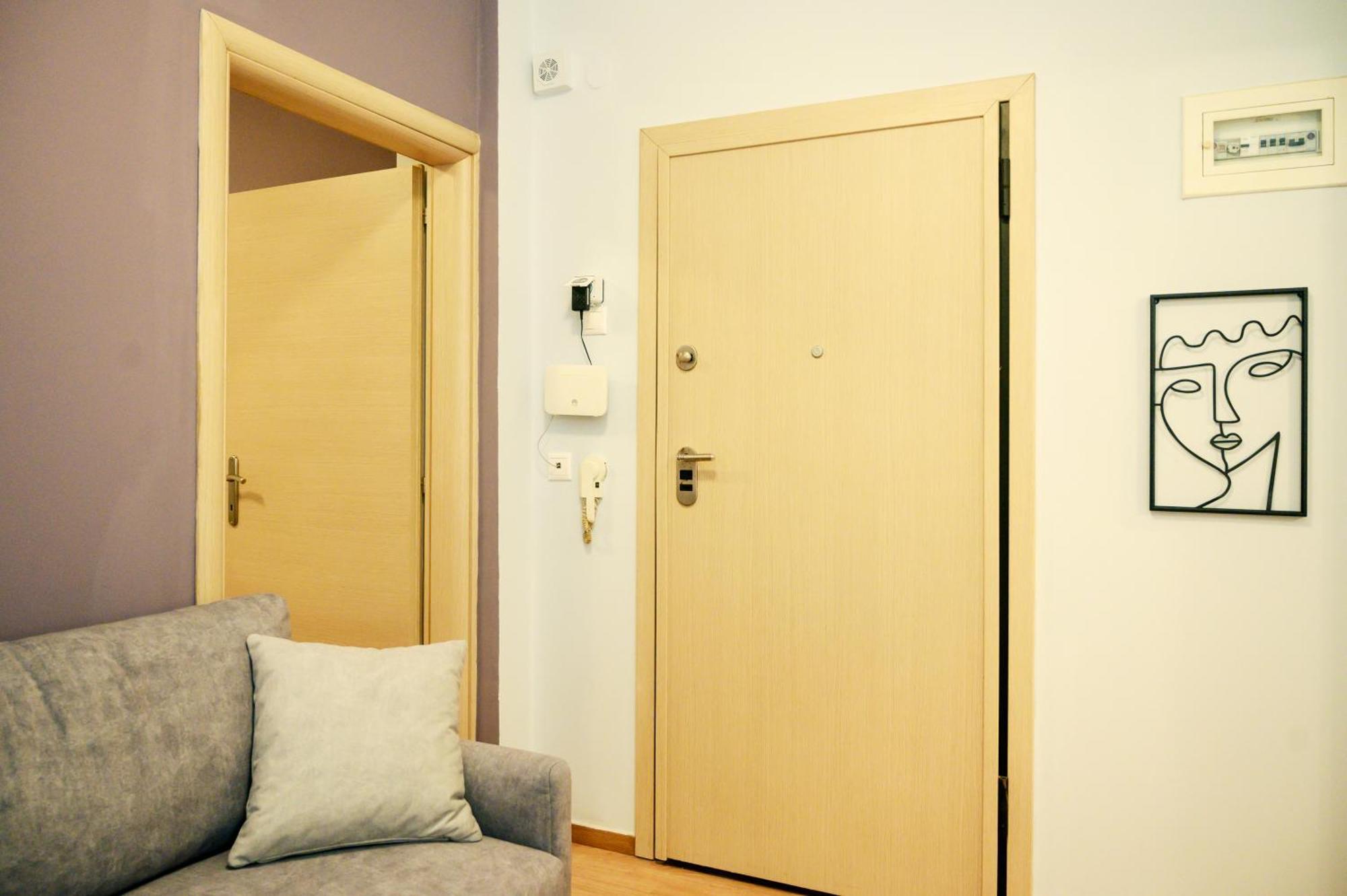 Modern Downtown Flat By Golden H&R Apartman Szaloniki Kültér fotó